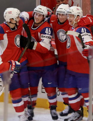 Skr�der med festaften i jubileumskamp