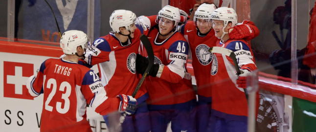 Skr�der med festaften i jubileumskamp