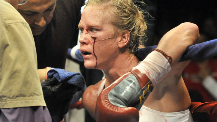  GIR SEG:  Holly Holm avsluttet boksekarrieren i g�r, for � g� over til MMA. Foto: NTB Scanpix