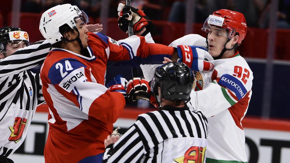  UTESTENGES IKKE:  Andreas Martinsen fryktet karantene etter at han fikk matchstraff i g�rsdagens kamp mot Hviterussland, som Norge vant 3-1. Foto: AP Photo /Claudio Bresciani, Scanpix
