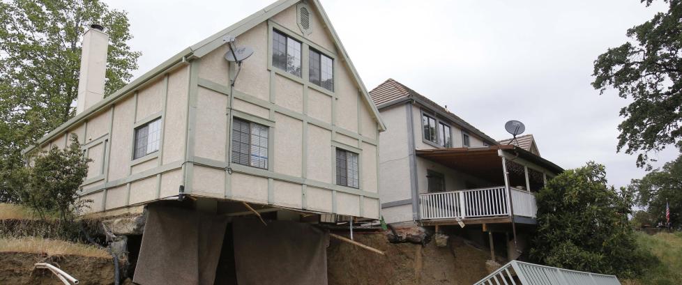 I dette nabolaget synker husene ned i jorda - ett etter ett