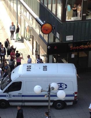 Svensk politiet jakter to ranere som forsvant p� moped