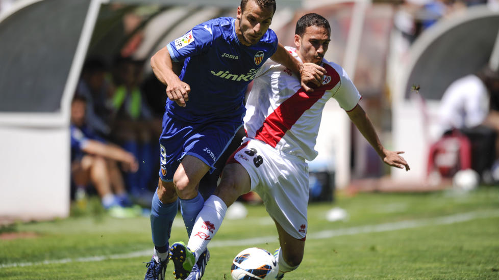 VIKTIG SEIER: For Roberto Soldado og hans Valencia, som jager mesterligaplass. Foto: AFP PHOTO / PEDRO ARMESTRE