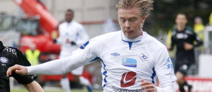  KAMPENS ENESTE:  Alexander S�derlund er litt mot sin vilje plassert p� venstrekanten, men ble i dag matchvinner da V�lerenga gjestet Haugesund. Foto: Jan K�re Ness / NTB scanpix