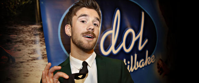 - Kanskje jeg m� ha meg en dame med tatoveringer