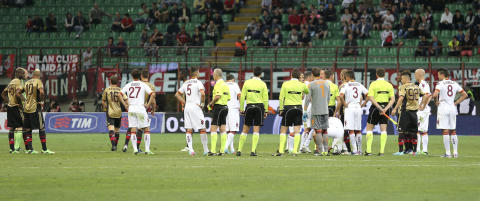 Stoppet storkamp p� grunn av rasismehets