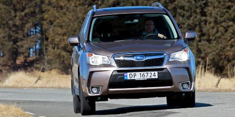 MER ROBUST: P� d�rlig vei innfrir Forester Subarus ry om at de bygger litt mer robuste biler. Den er hel ved der n�re konkurrenter klynker. Foto: Petter Handeland