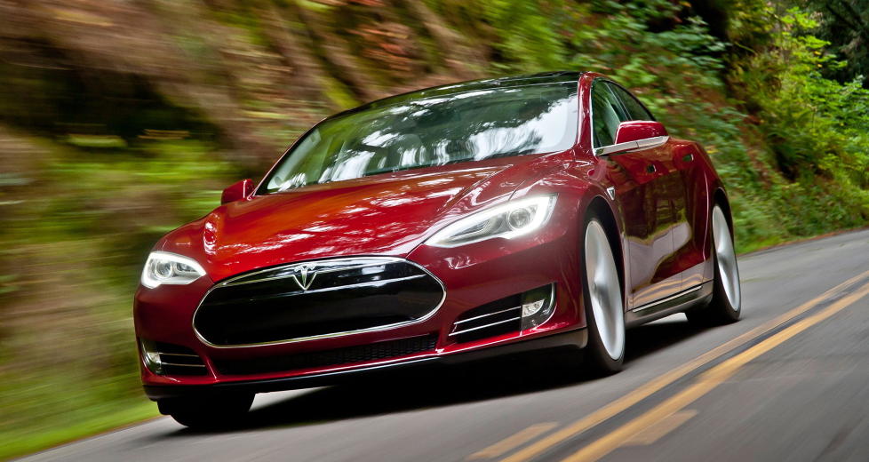 SKATTEBOMBE: Elbilen Tesla S kan bli en vinner i firmabilmarkedet neste �r.