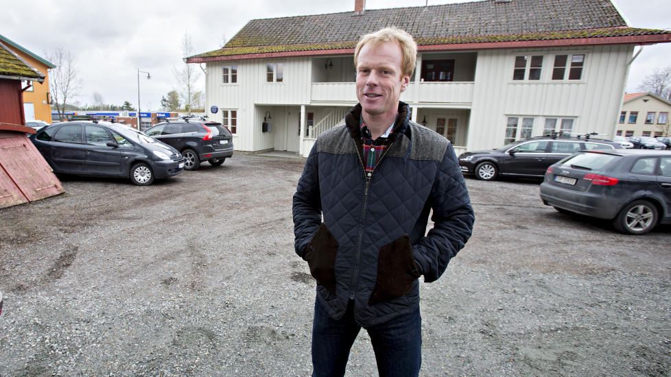 - FERDIG MED SAKEN: Bj�rn D�hlie risikerer blir i dag b�telagt for den ulovlige nedhogginga ved denne tomta p� Jessheim. Foto: Torbj�rn Berg / Dagbladet