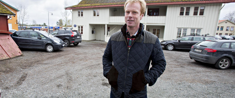 I dag f�r D�hlie vite prisen for � ha hogd ned vernede tr�r