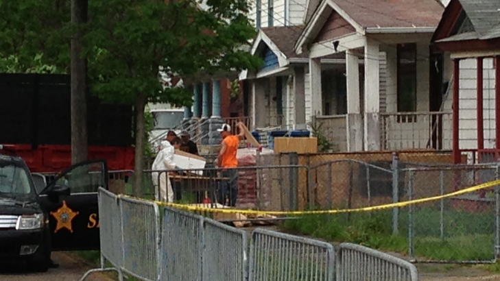 SKREKKENS HUS: Huset til Ariel Castro, hvor han skal ha holdt de tre kvinnene fanget i en ti�rsperiode, er blitt endevendt av politiet den siste uka. Foto: Vegard Kristiansen Kvaale / Dagbladet