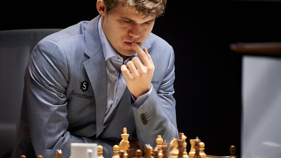 VANT: Magnus Carlsen vant i dag partiet mot Sergej Karjakin i Norway Chess. Etter fire remiser klatret 22-�ringen opp p� en andreplass i turneringen med seieren i dag.
Foto: Kent Skibstad / NTB scanpix