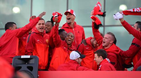 En av disse ble buet p� av fansen under gullparaden