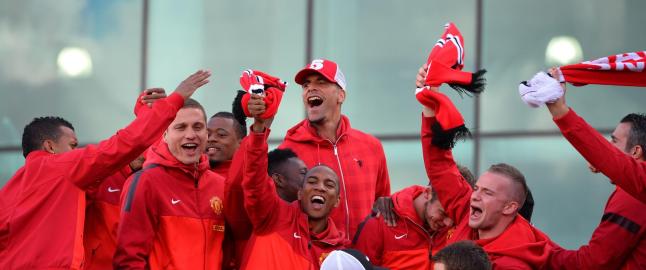 Manchester United hyllet av fansen