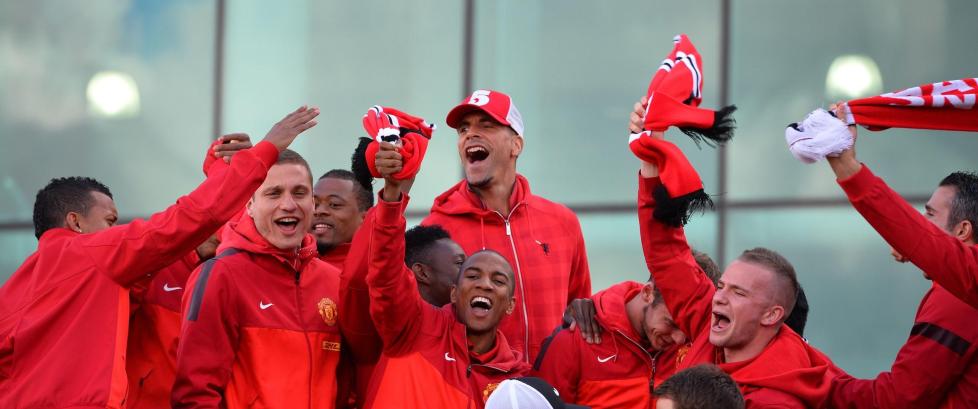 Manchester United hyllet av fansen