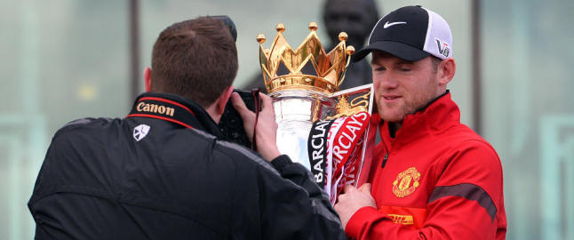 - Moyes vil innkalle Rooney til toppm�te