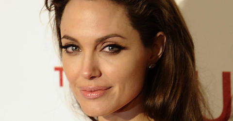 Angelina Jolie opererte bort brystene sine