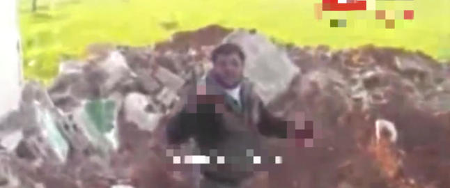 - Skj�rer ut hjertet til d�d soldat og later som han spiser det