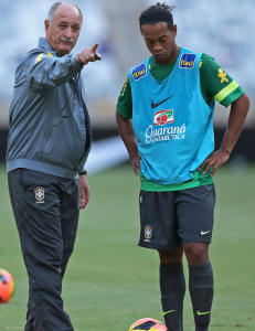 Ronaldinho, Kaka og Ramires ute av Brasils tropp