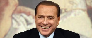 - Berlusconi fikk noen strippere til � kle seg som nonner, andre som Obama