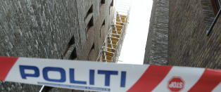 Gutt (17) falt fra toppen av seks etasjers bygning