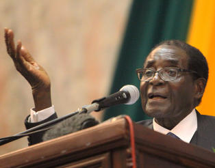 Kalte Mugabe for �r�ttent, gammelt esel�, m�tte i fengsel