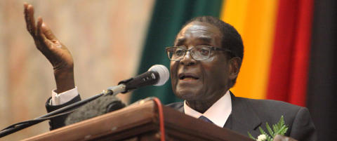 Kalte Mugabe for �r�ttent, gammelt esel� - m�tte i fengsel