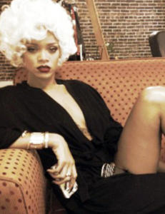 Bieber ble buet av scenen - Rihanna droppet festen