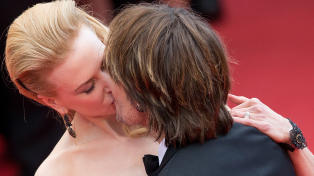Nicole Kidman klarte ikke � dy seg i Cannes