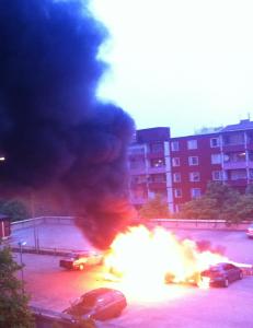 Siste: - Vi vil se en politimann bli skadd