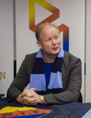300 politifolk, kastenett og forhøyede gjerder