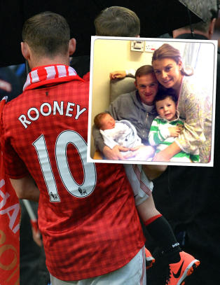 Rooney viser fram minstemann p� Twitter