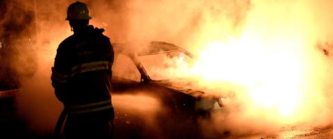 - Planlegger bilbrannene p� lukket Facebook-gruppe