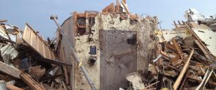 14 ansatte og 8 kunder overlevde tornadoen i dette bankvelvet