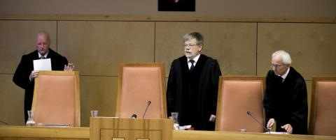 Rune �ygard ventet til etter jentas fjorten�rsdag. Mener minst fire personer i lagtingsjuryen.