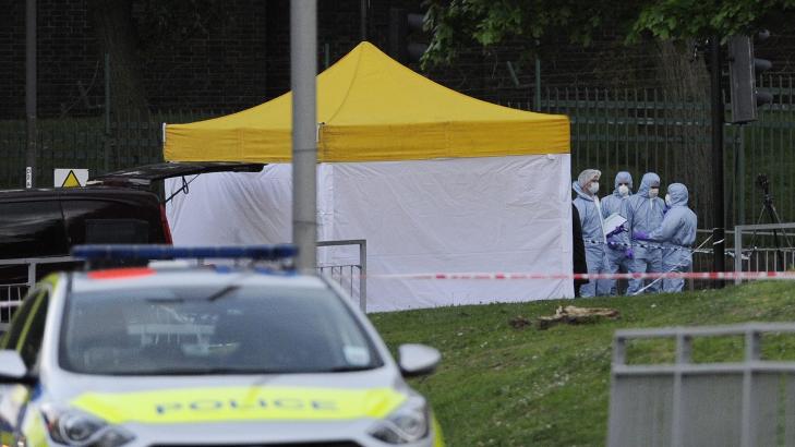 RETTSMEDISNERE PÅ STEDET: Britisk politi har satt opp et telt over åstedet i John Wilson Street i Woolwich i London. Foto: Facundo Arrizabalaga / EPA / NTB Scanpix RETTSMEDISNERE PÅ STEDET: Britisk politi har satt opp et telt over åstedet i John Wilson Street i Woolwich i London. Foto: Facundo Arrizabalaga / EPA / NTB Scanpix