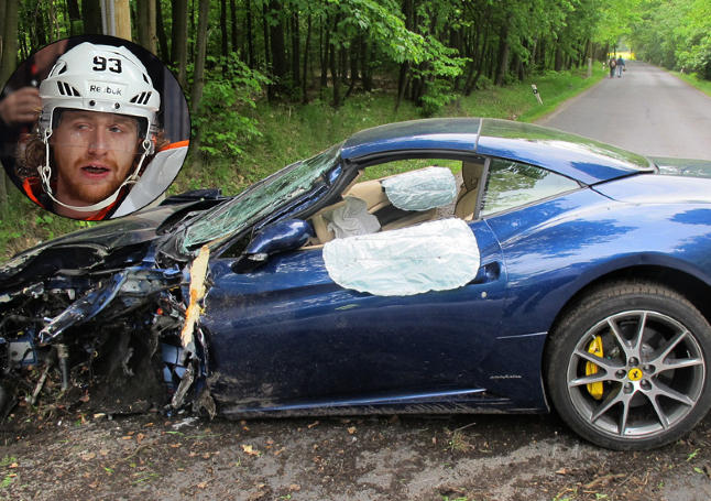 Ishockeystjerne smadret Ferrari i stygg kollisjon