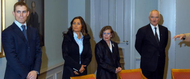 Mohn jr. vurderer rettslige skritt for å stoppe milliardbud