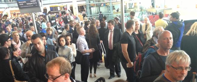 Dagbladets reporter p� Heathrow: - Kaos!