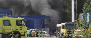 Eksplosjonsfare etter voldsom brann i bilbutikk i Trondheim