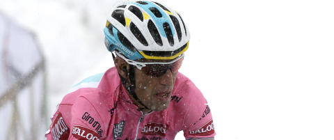 Vincenzo Nibali cruiser inn mot Giro-seier