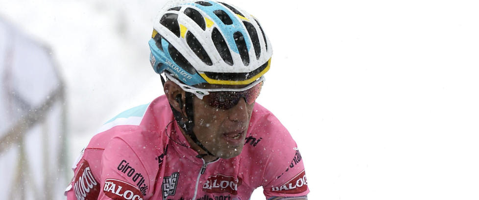 Vincenzo Nibali cruiser inn mot Giro-seier