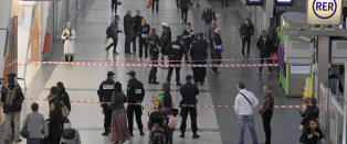 Uniformert fransk soldat (23) knivstukket i nakken i Paris