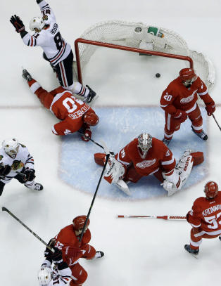 Blackhawks med comeback mot Red Wings
