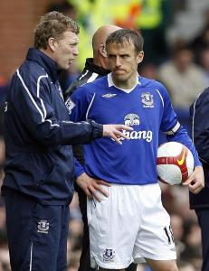 - Neville f�lger Moyes til Manchester United