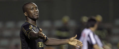 Seedorf favoritt til � overta Chievo