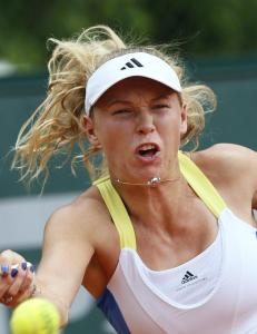 Wozniacki med svartmalt racket i Wimbledon
