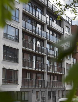 Voldtektssiktet norgesmester mishandlet kona i årevis