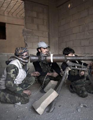 - Minst 60 innbyggere i en landsby drept i Syria