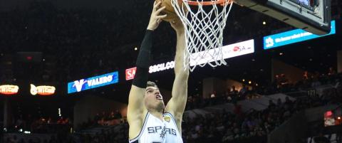 Spurs knuste tittelforsvarer Miami Heat 113-77